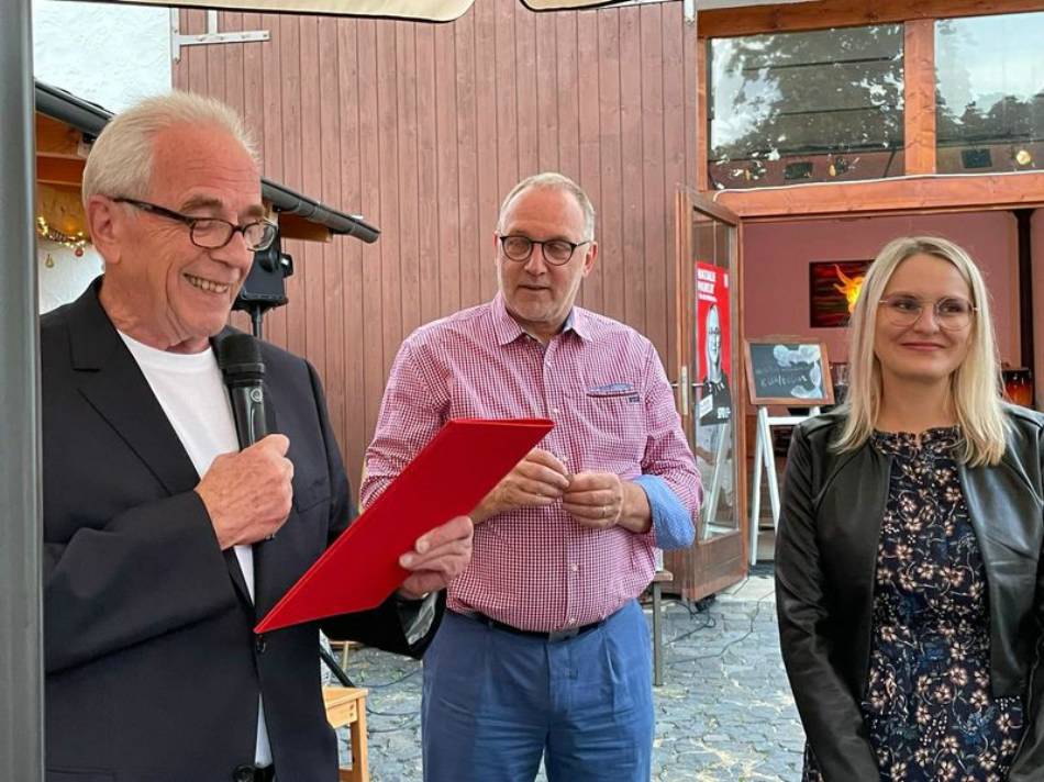 Jubilar Hermann Reuther, Fraktionsvorsitzender Thomas Görlich, Natalie Pawlik Jubilar Hermann Reuther, Fraktionsvorsitzender Thomas Görlich, Natalie Pawlik