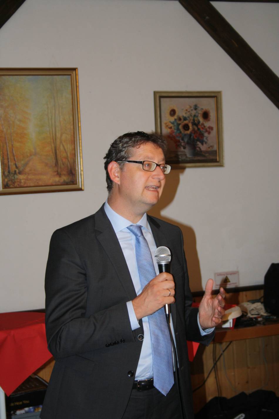 Thorsten Schäfer-Gümbel bei Grillgesprächen der Karbener SPD Thorsten Schäfer-Gümbel bei Grillgesprächen der Karbener SPD